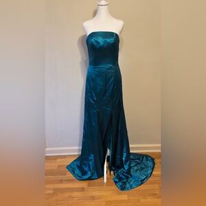 Elegant Teal Strapless Gown